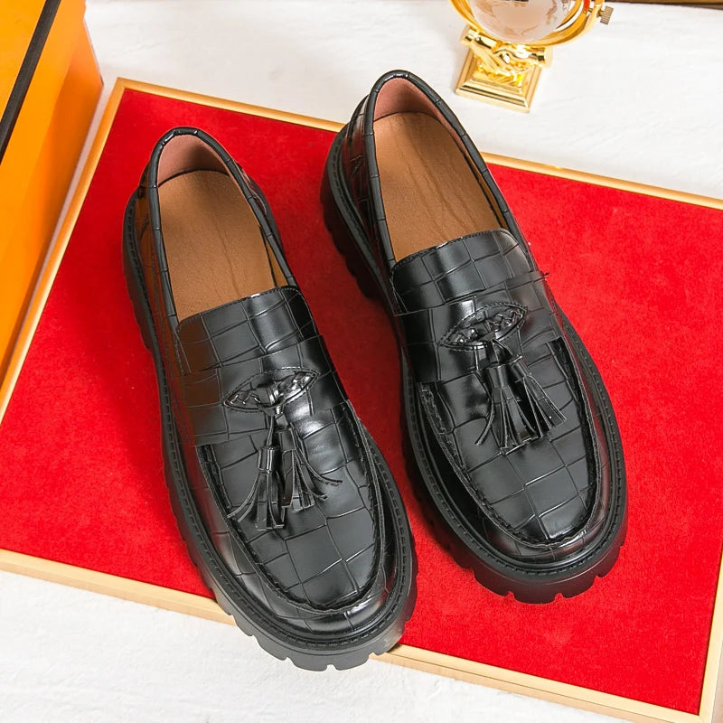 2025 Thick Bottom Man Slip-ons Loafers Walking Elegant Designer Business Shoes Luxury Wedding Shoes Fashion Tassel Dress Shoes