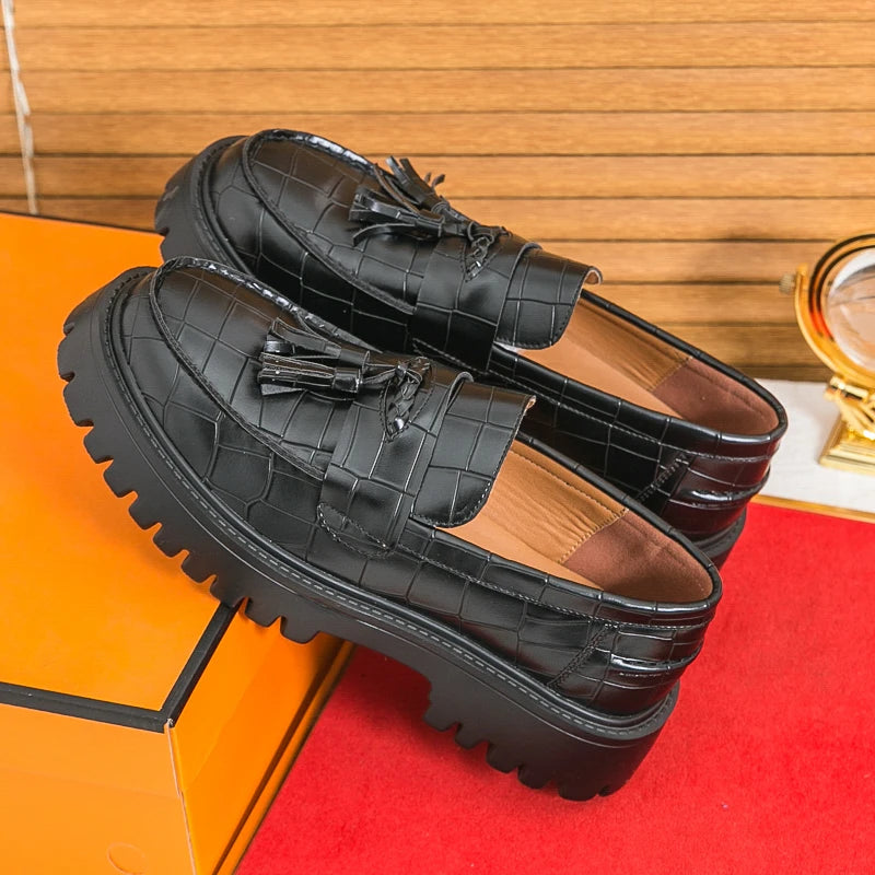 2025 Thick Bottom Man Slip-ons Loafers Walking Elegant Designer Business Shoes Luxury Wedding Shoes Fashion Tassel Dress Shoes